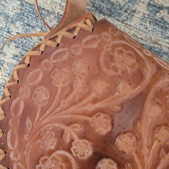 Hand Tooled Vintage Leather Bag - Picture 10 of 16